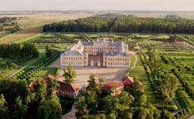 Rundals dvaro ansamblio panorama. Nuotrauka i RKIC archyvo
